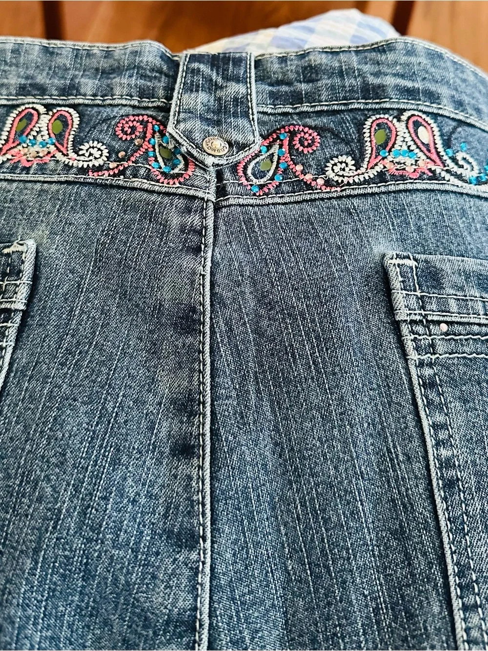 Cosmopolitan Dark Blue Cropped  Jeans with Pink Paisley Embroidery Size 14